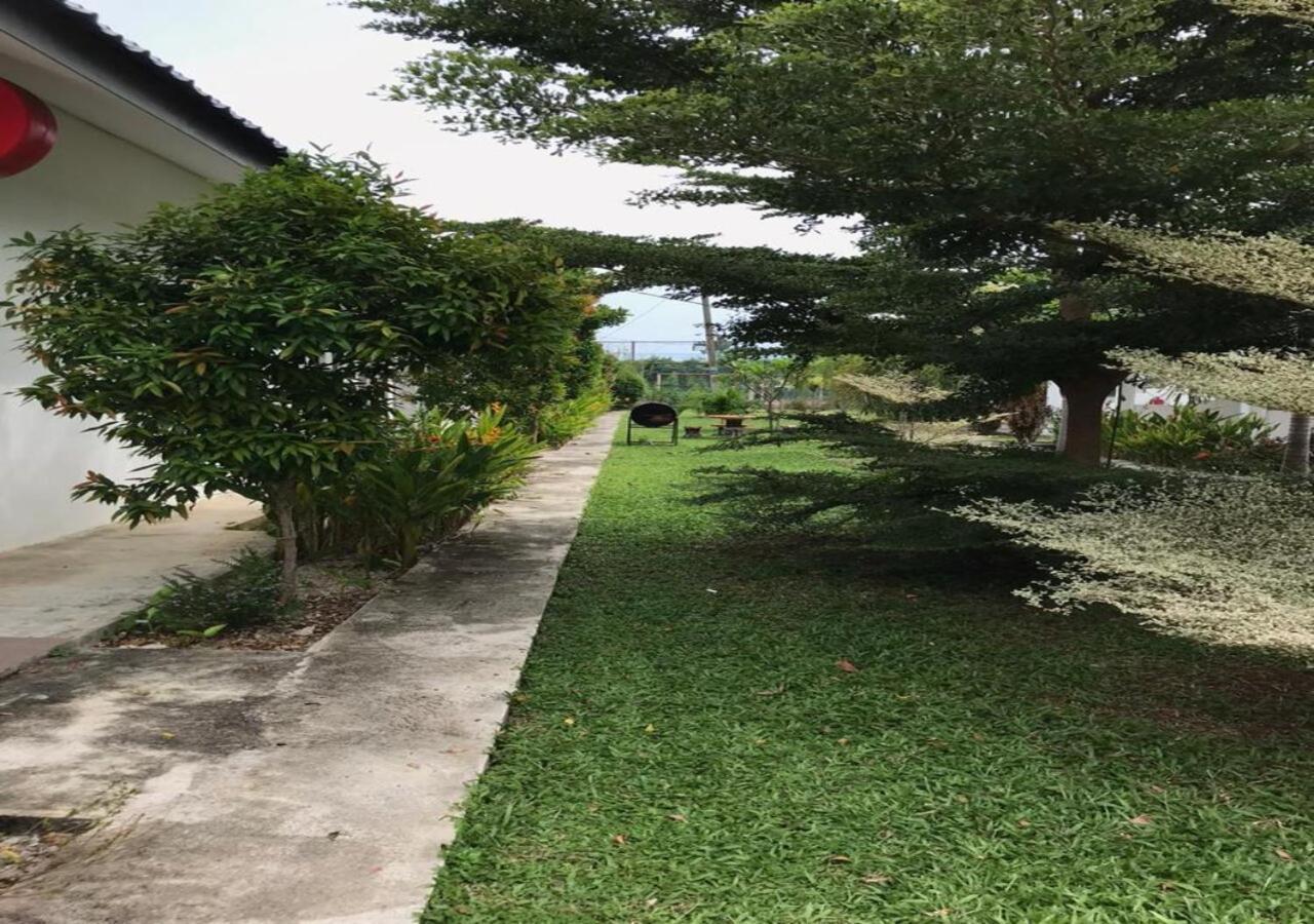 Alpha Motel Pantai Cenang  Exterior photo