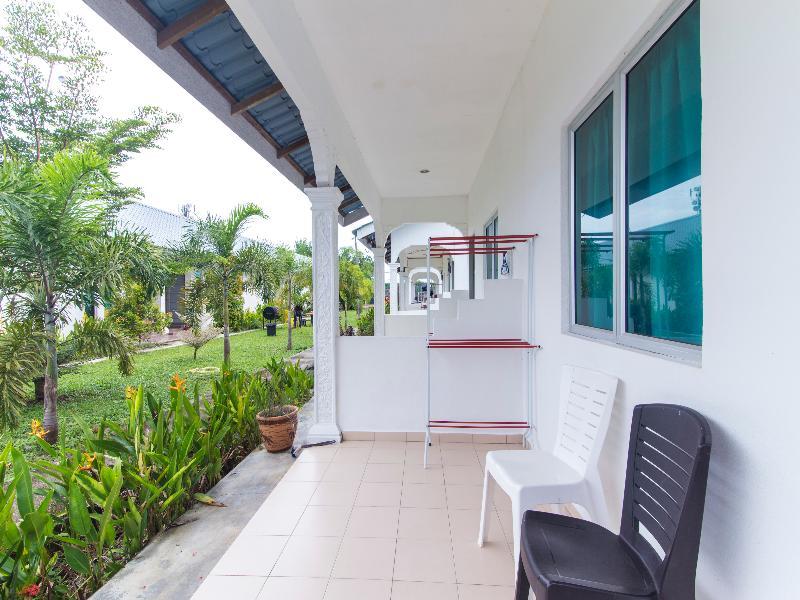 Alpha Motel Pantai Cenang  Exterior photo